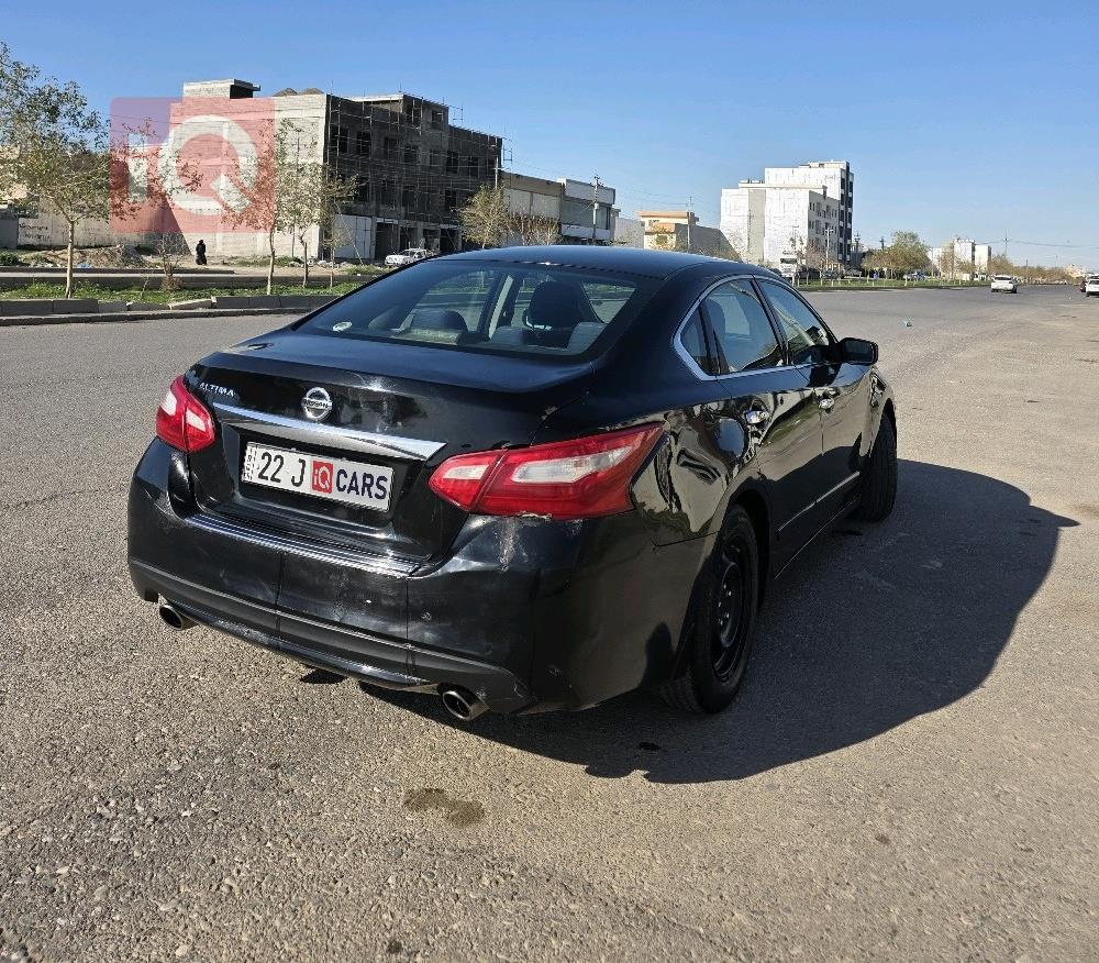 نيسان ألتيما